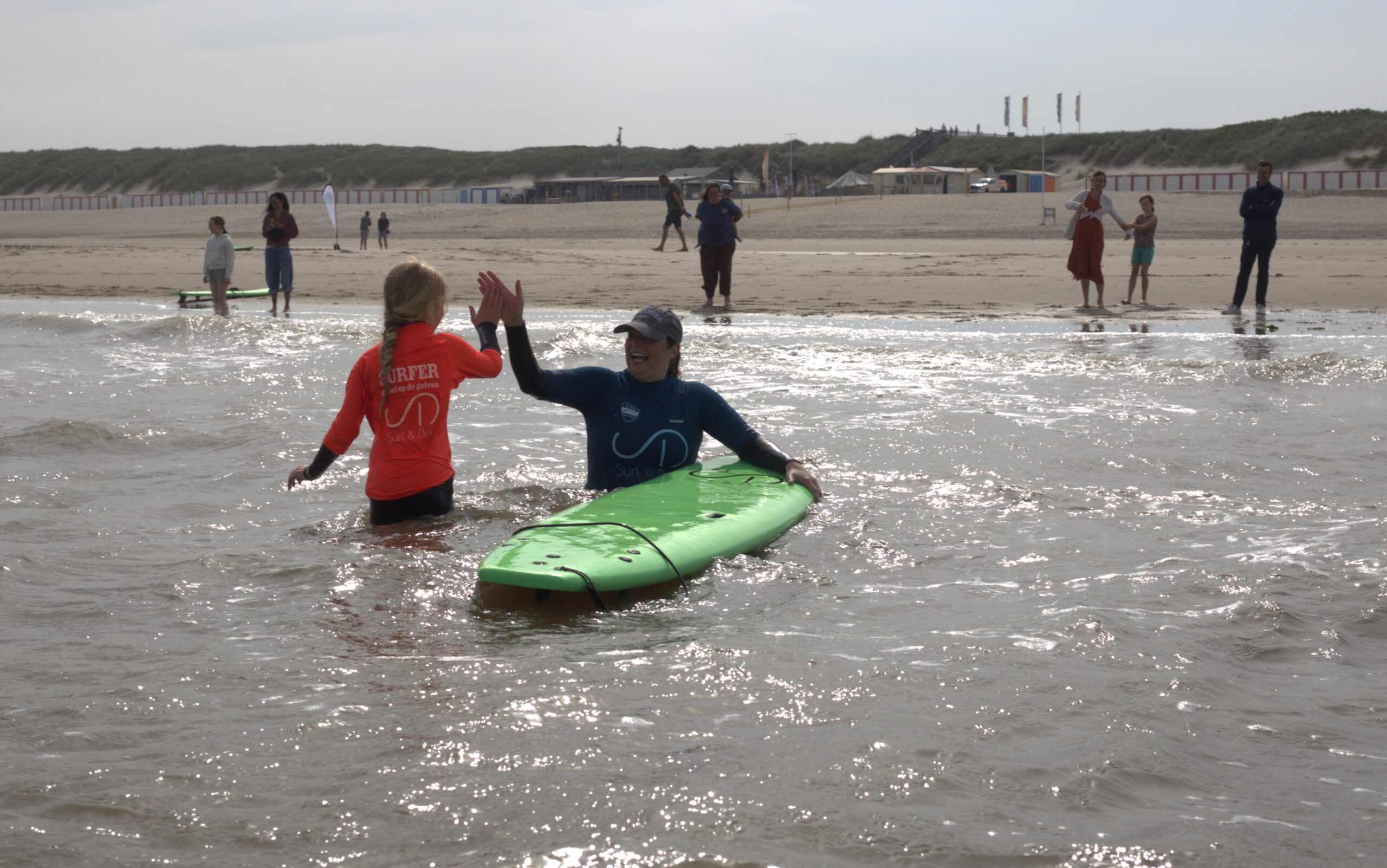 Surftherapie op het strand van Katwijk